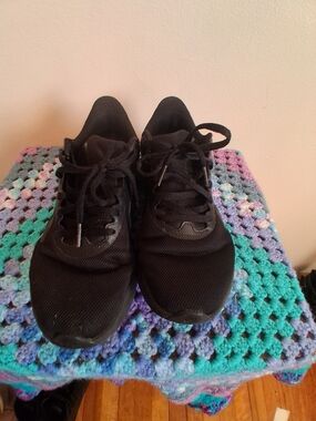 Everyday Black Mesh Lace-Up Sneakers